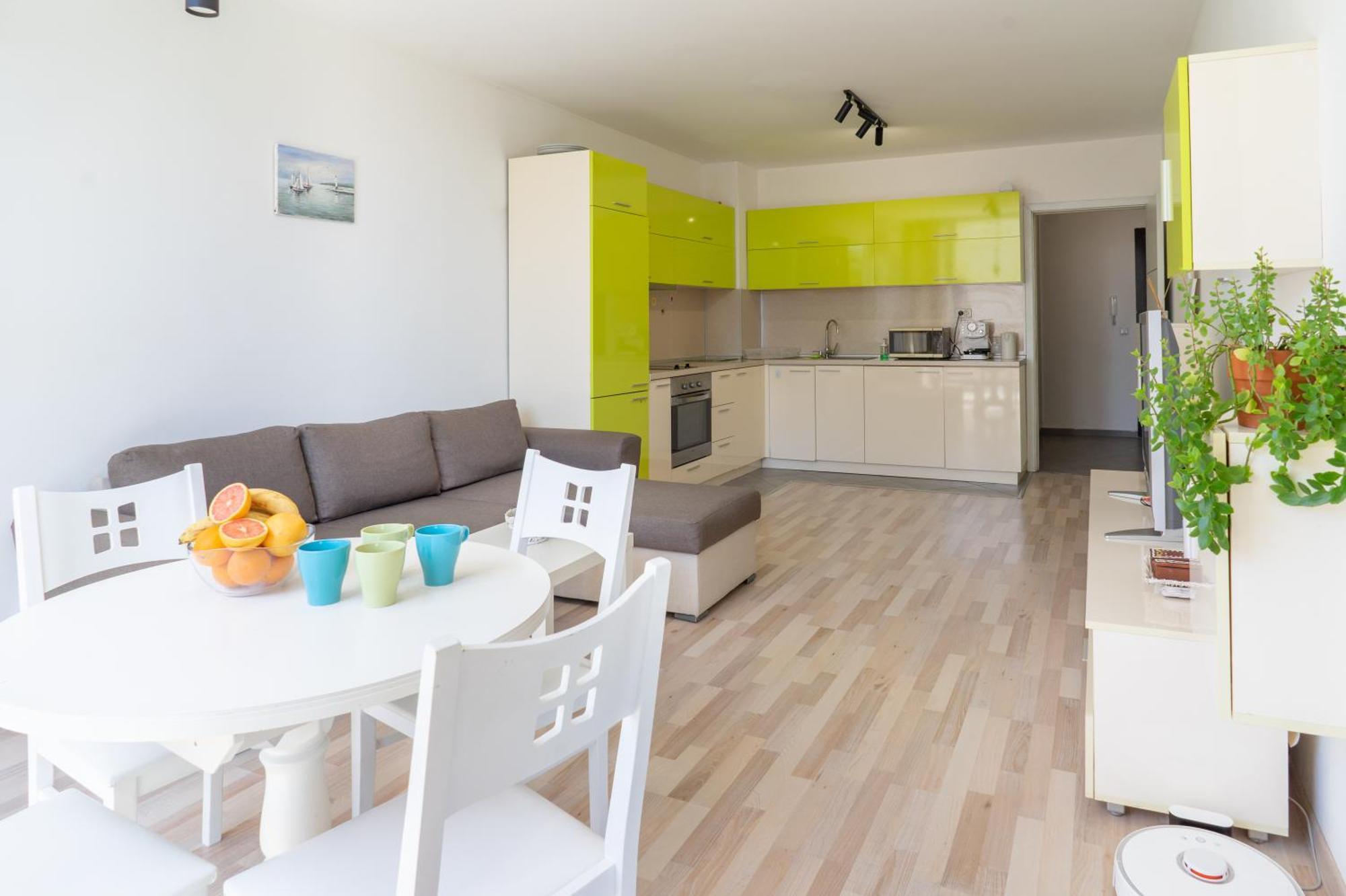 Апартамент Sunny Flat With Pool *