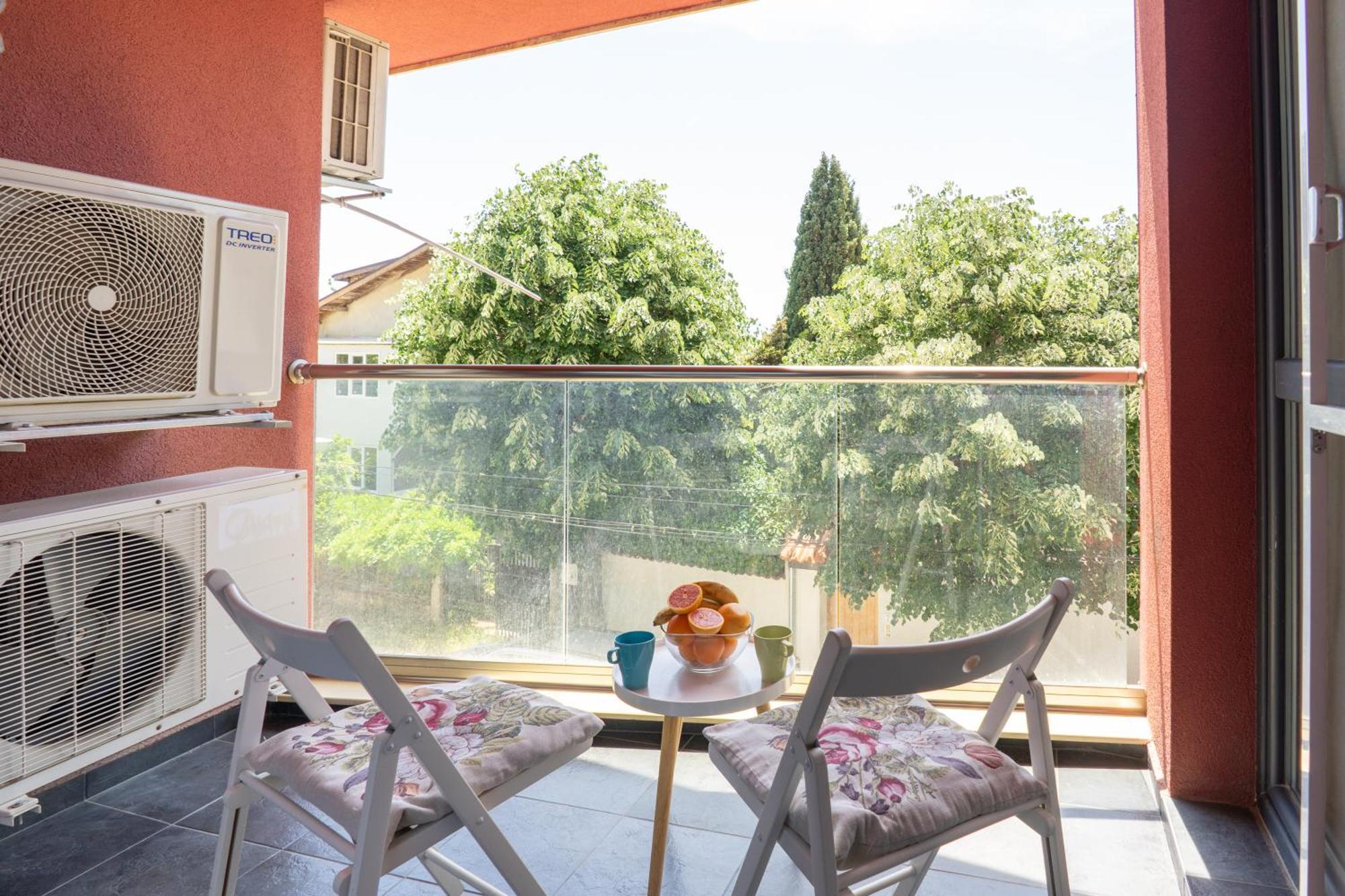 Sunny Flat With Pool Апартамент Варна